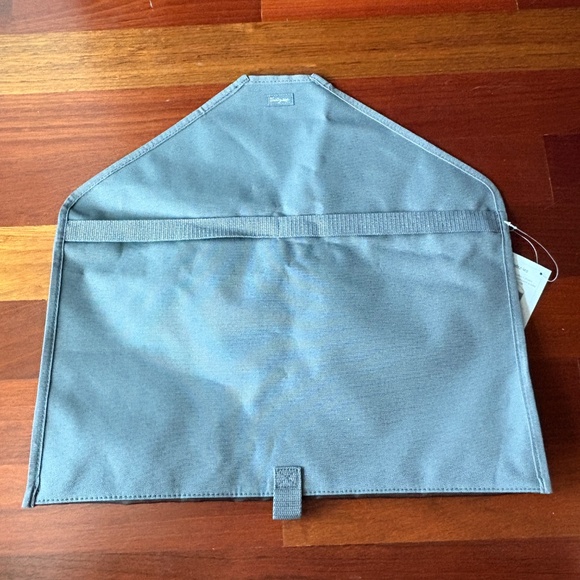 Thirty-One Storage and Organization Hang It Up Pocket - NWT - Picture 4 of 5